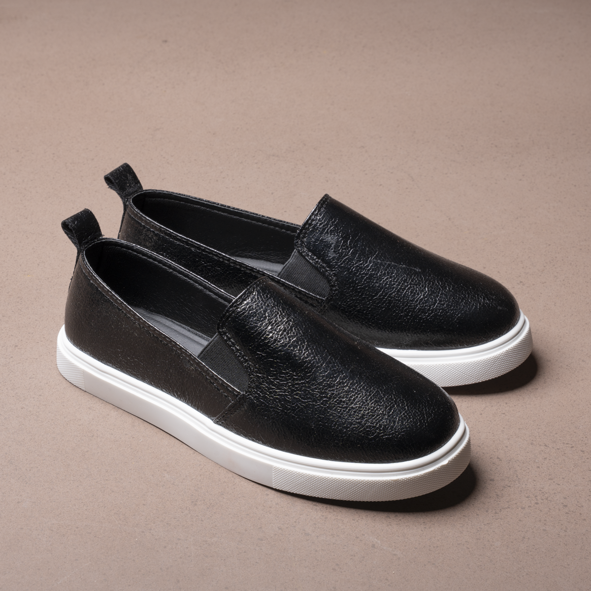 Flat shoes