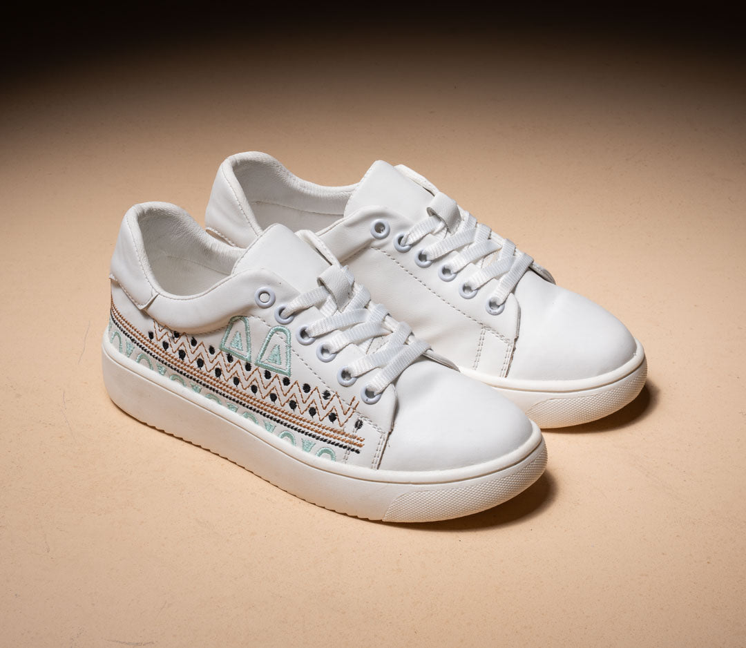 sneakeres white