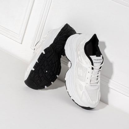 Sports shoe