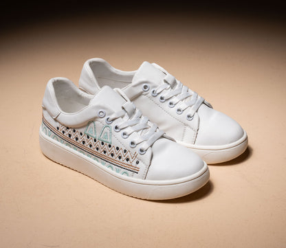 sneakeres white